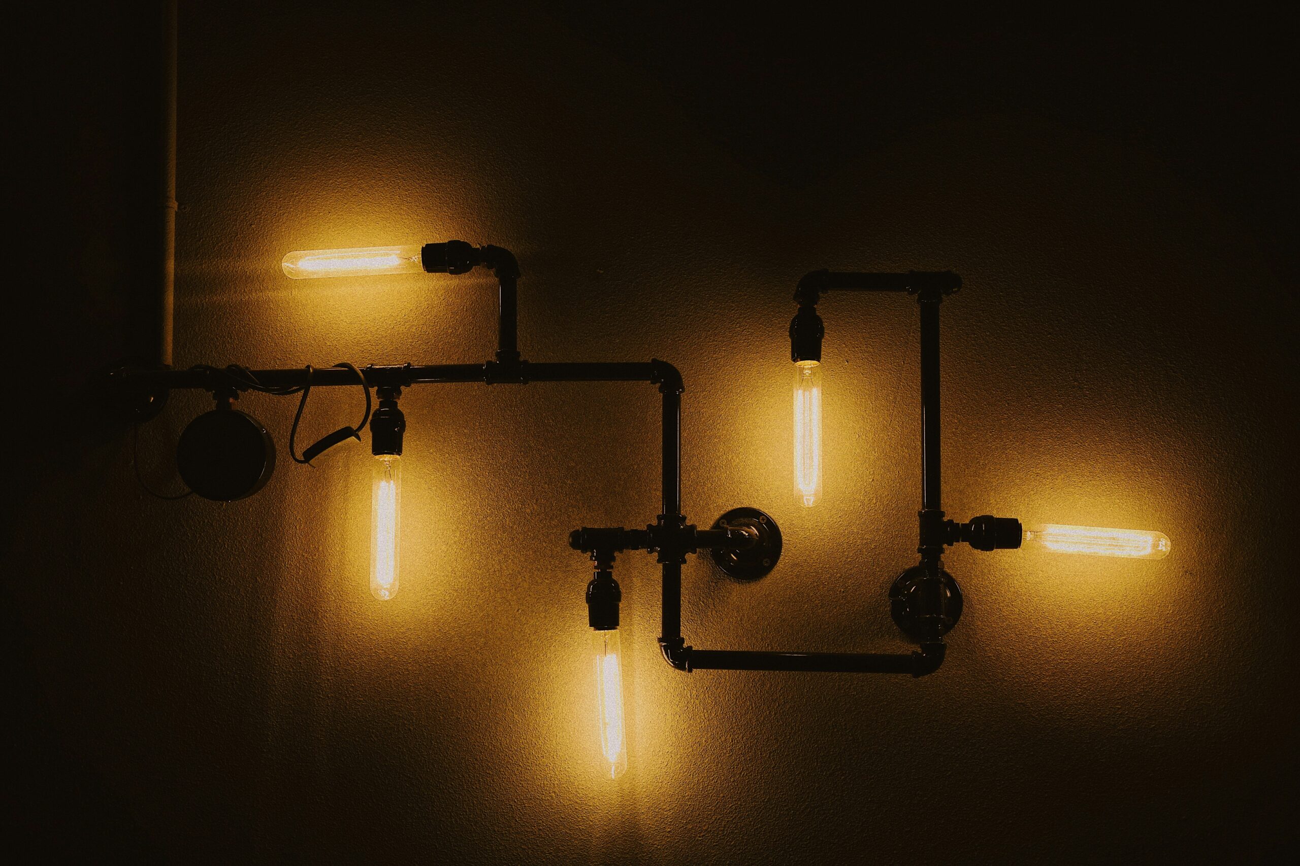Diagram showing proper positioning of key, fill, and backlight lights